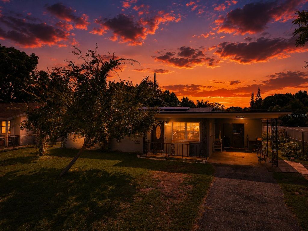 Image 3 of property listing at 6017 CANDLEWOOD LANE, Orlando, FL 32809