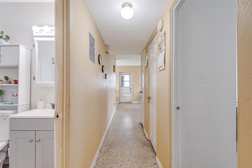 Image 27 of property listing at 6017 CANDLEWOOD LANE, Orlando, FL 32809