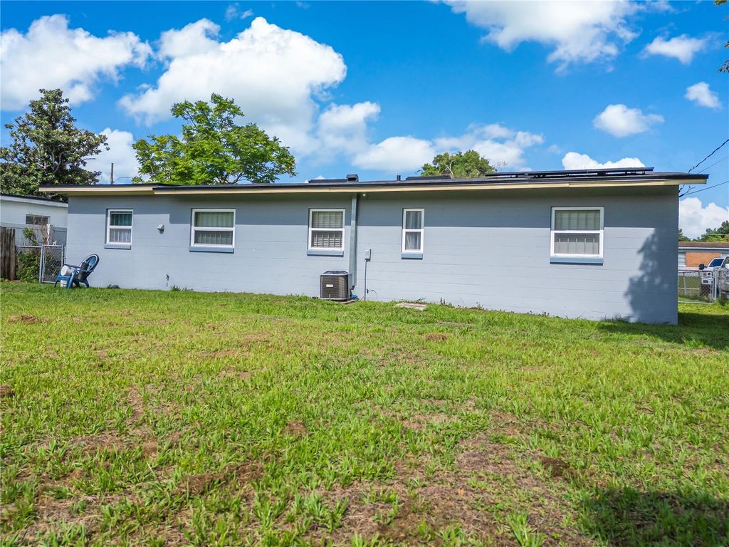Image 29 of property listing at 6017 CANDLEWOOD LANE, Orlando, FL 32809