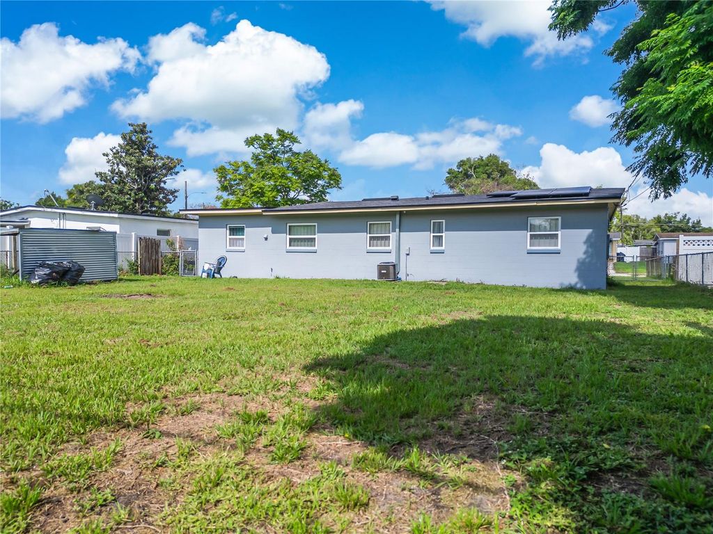 Image 30 of property listing at 6017 CANDLEWOOD LANE, Orlando, FL 32809