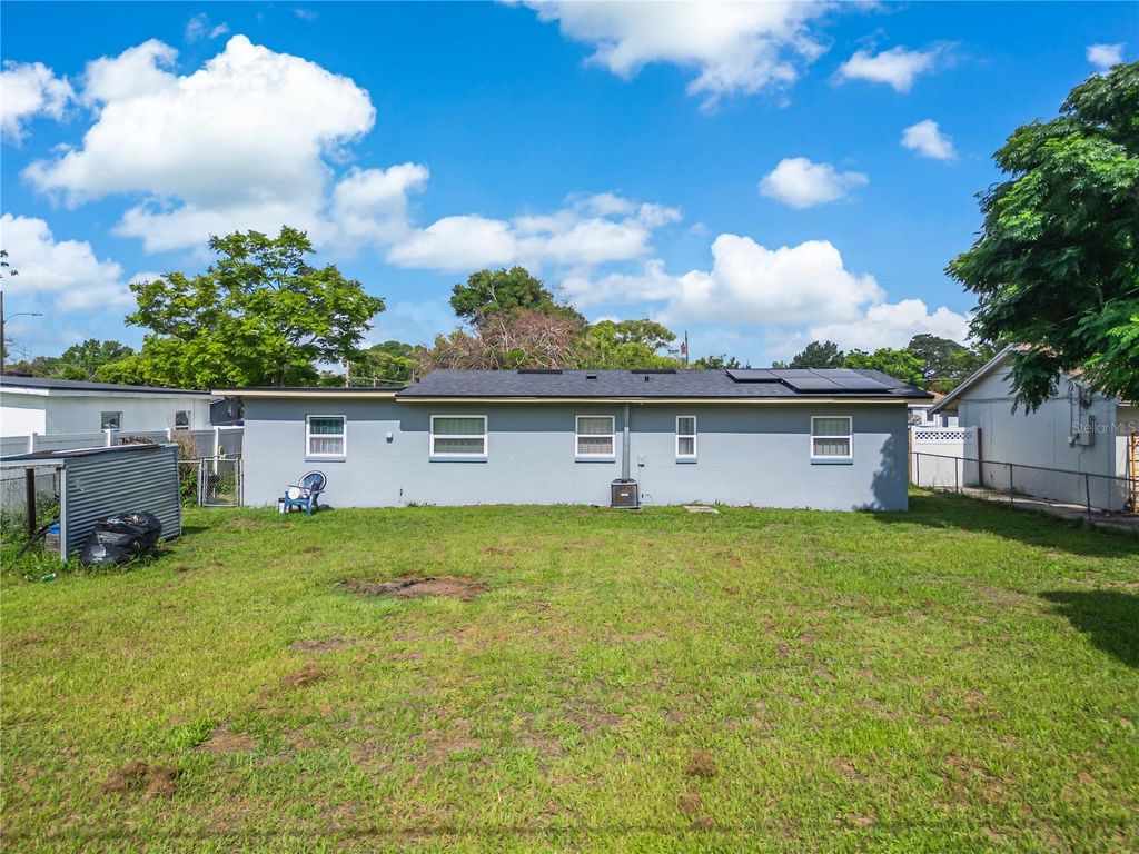 Image 32 of property listing at 6017 CANDLEWOOD LANE, Orlando, FL 32809