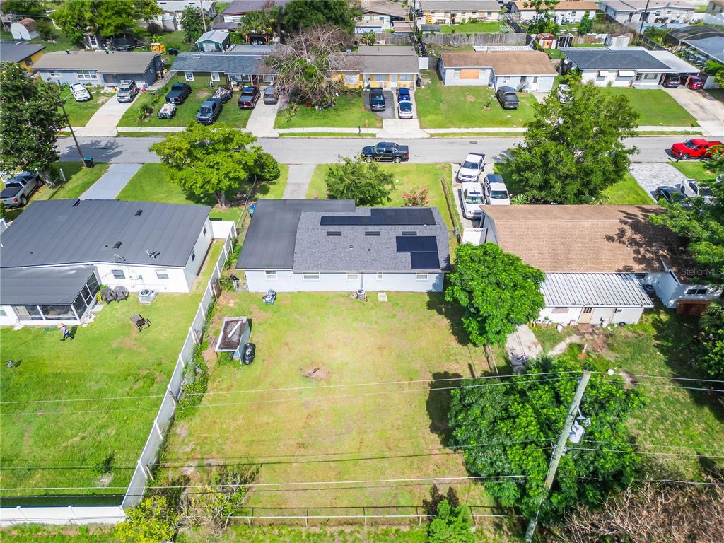 Image 36 of property listing at 6017 CANDLEWOOD LANE, Orlando, FL 32809