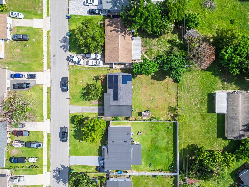 Image 38 of property listing at 6017 CANDLEWOOD LANE, Orlando, FL 32809