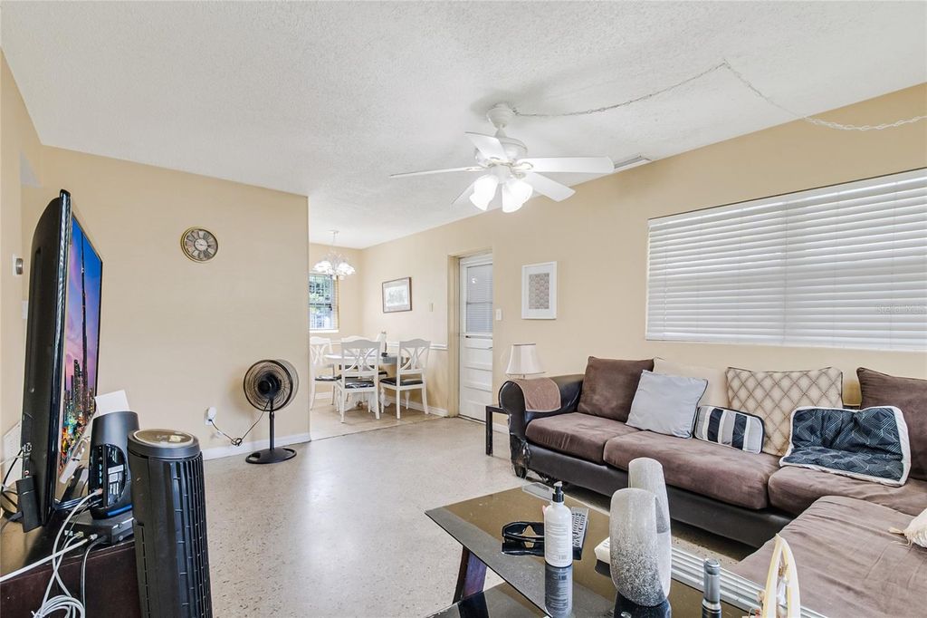 Image 10 of property listing at 6017 CANDLEWOOD LANE, Orlando, FL 32809