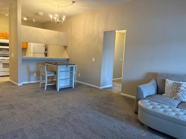 2692 S Knightsbridge Circle, Ann Arbor, MI 48105