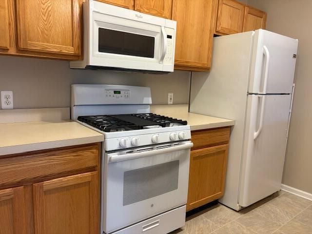 2692 S Knightsbridge Circle, Ann Arbor, MI 48105