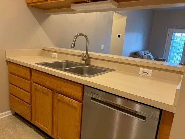 2692 S Knightsbridge Circle, Ann Arbor, MI 48105