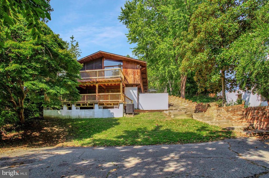 8205 F ST, Chesapeake Beach, MD 20732