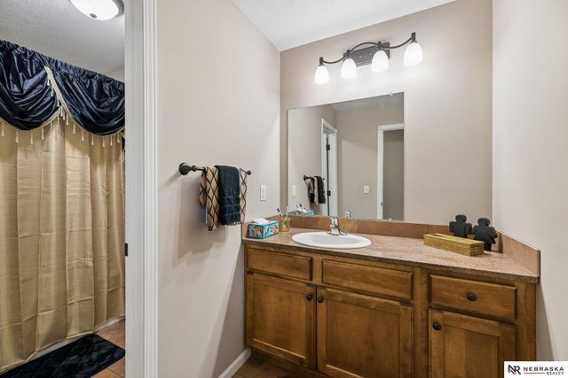 9310 Colby Street, Lincoln, NE 68505