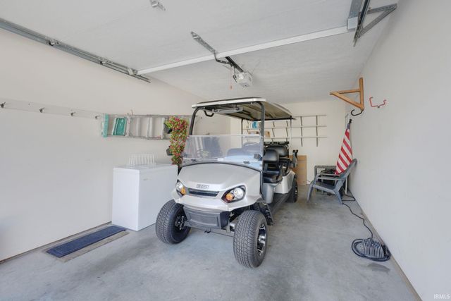 9653 S Harbour Pointe Drive, Bloomington, IN 47401