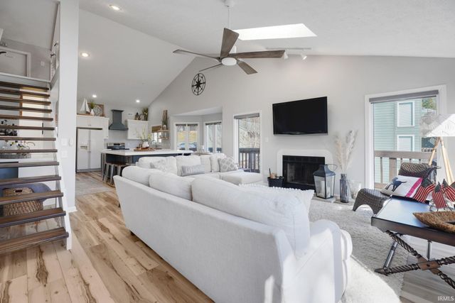 9653 S Harbour Pointe Drive, Bloomington, IN 47401