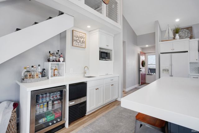 9653 S Harbour Pointe Drive, Bloomington, IN 47401