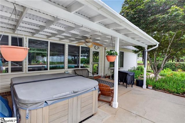 534 Broadwater Circle, Anderson, SC 29626