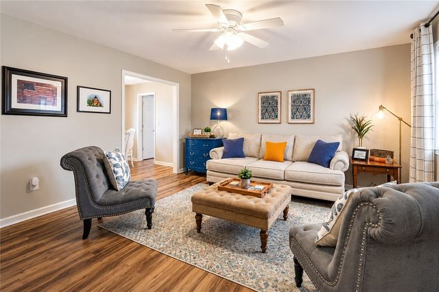 2306 SE 9th Street, Bentonville, AR 72712