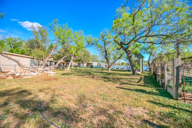 2618 Sleepy Hollow Road, San Angelo, TX 76904