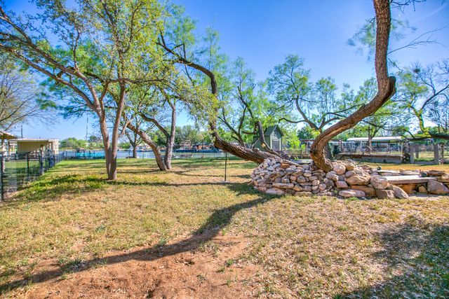 2618 Sleepy Hollow Road, San Angelo, TX 76904