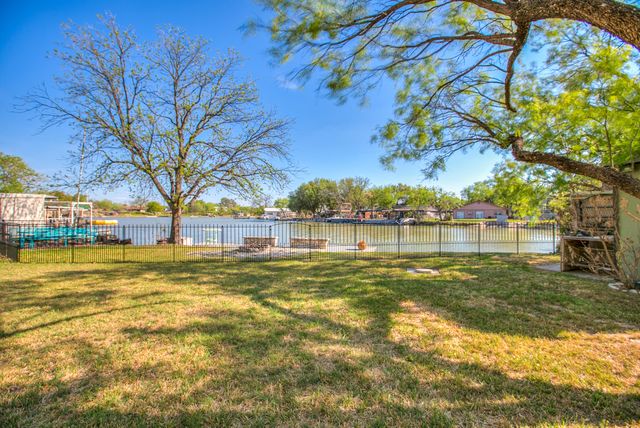 2618 Sleepy Hollow Road, San Angelo, TX 76904