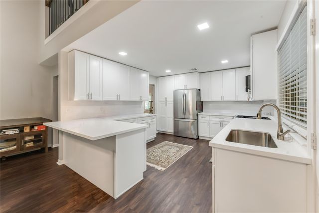 2 Summer Morning Court, The Woodlands, TX 77381
