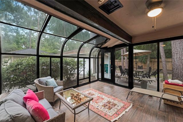 2 Summer Morning Court, The Woodlands, TX 77381