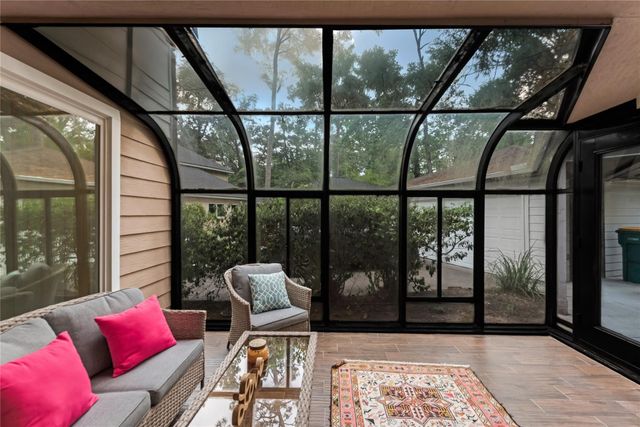 2 Summer Morning Court, The Woodlands, TX 77381