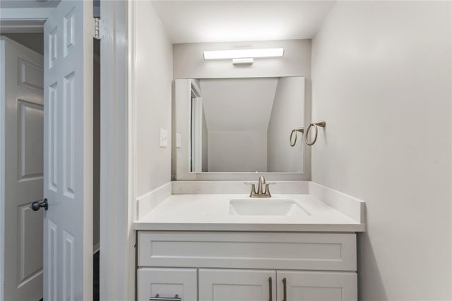 2 Summer Morning Court, The Woodlands, TX 77381