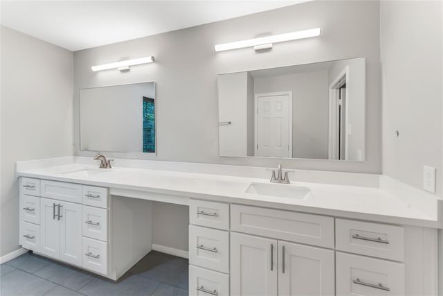 2 Summer Morning Court, The Woodlands, TX 77381