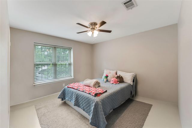 2 Summer Morning Court, The Woodlands, TX 77381