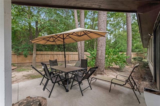 2 Summer Morning Court, The Woodlands, TX 77381