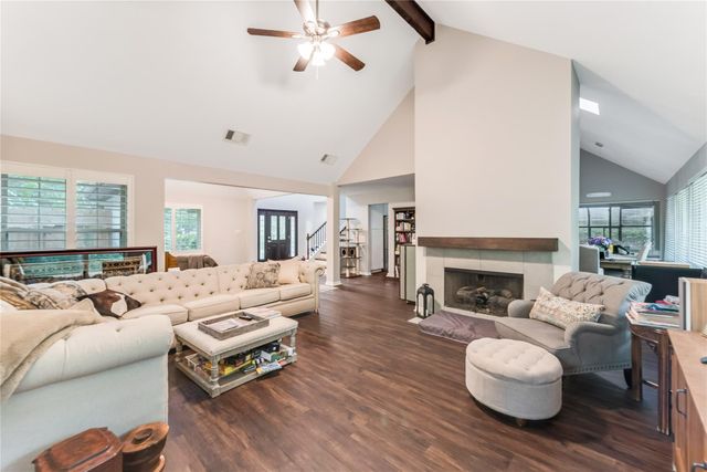 2 Summer Morning Court, The Woodlands, TX 77381