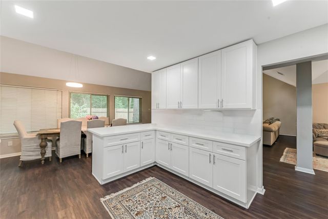 2 Summer Morning Court, The Woodlands, TX 77381