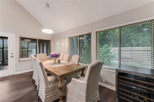 2 Summer Morning Court, The Woodlands, TX 77381