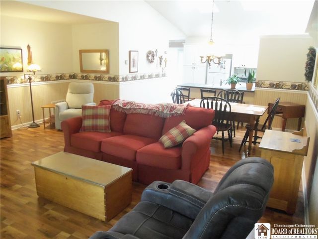 5 Pleasant Avenue, Pomfret, NY 14063