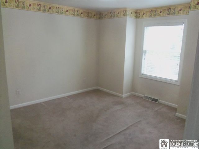 5 Pleasant Avenue, Pomfret, NY 14063