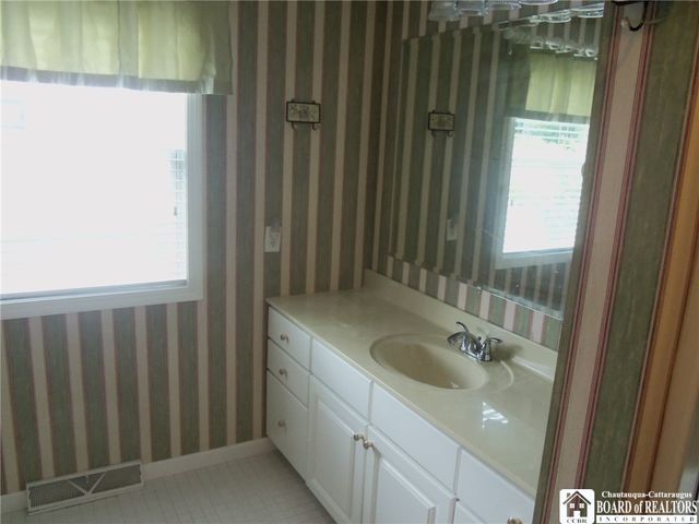 5 Pleasant Avenue, Pomfret, NY 14063