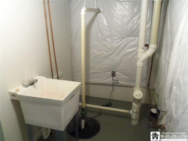 5 Pleasant Avenue, Pomfret, NY 14063