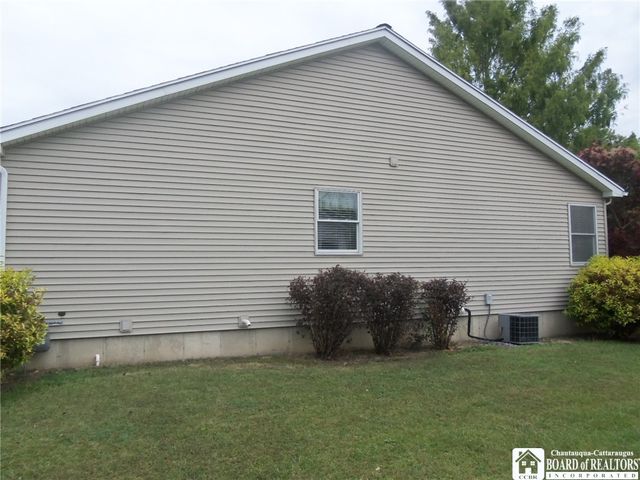 5 Pleasant Avenue, Pomfret, NY 14063