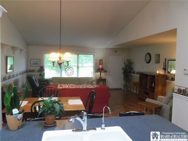 5 Pleasant Avenue, Pomfret, NY 14063