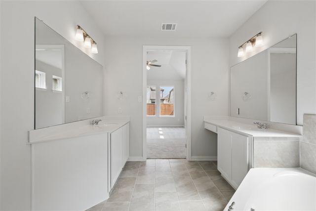 905 Schuberts Road, Justin, TX 76247