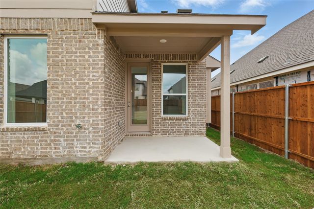 905 Schuberts Road, Justin, TX 76247