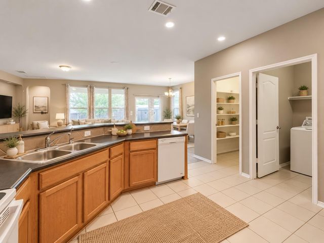 6808 Ondantra BND, Austin, TX 78744