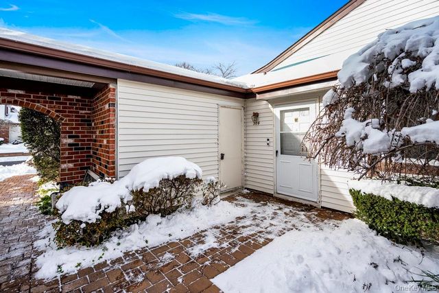 304 Gotham Way, Saint James, NY 11780