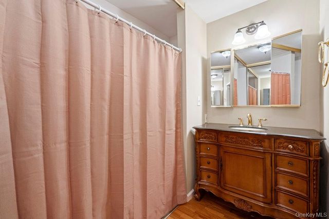 304 Gotham Way, Saint James, NY 11780