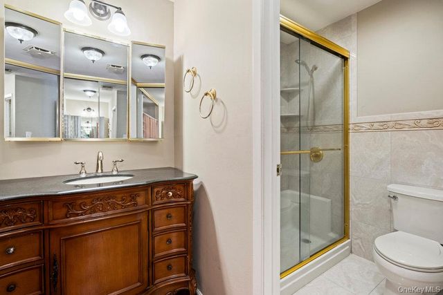 304 Gotham Way, Saint James, NY 11780