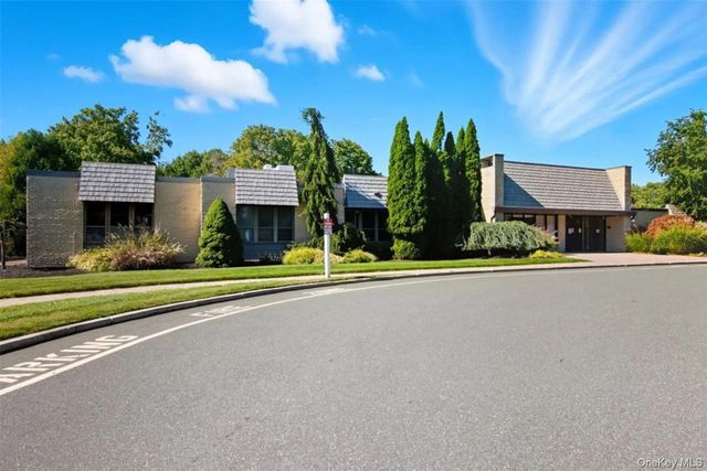 304 Gotham Way, Saint James, NY 11780