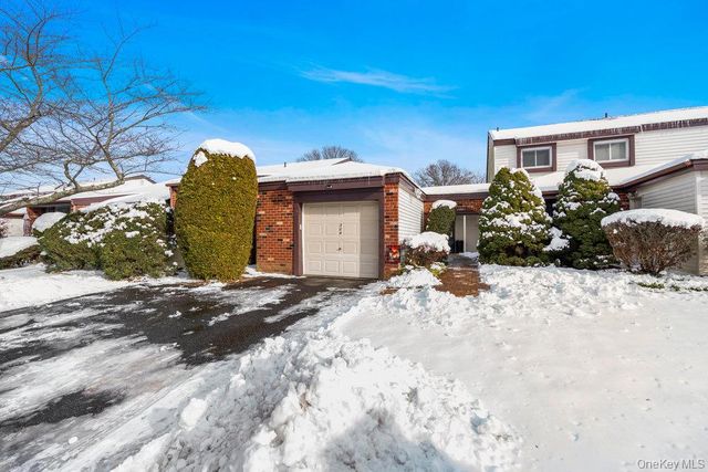 304 Gotham Way, Saint James, NY 11780