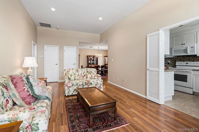 304 Gotham Way, Saint James, NY 11780