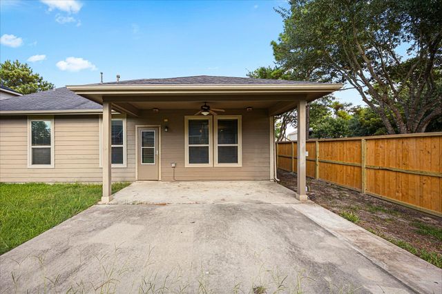 17206 Lowell Lake Lane, Humble, TX 77346