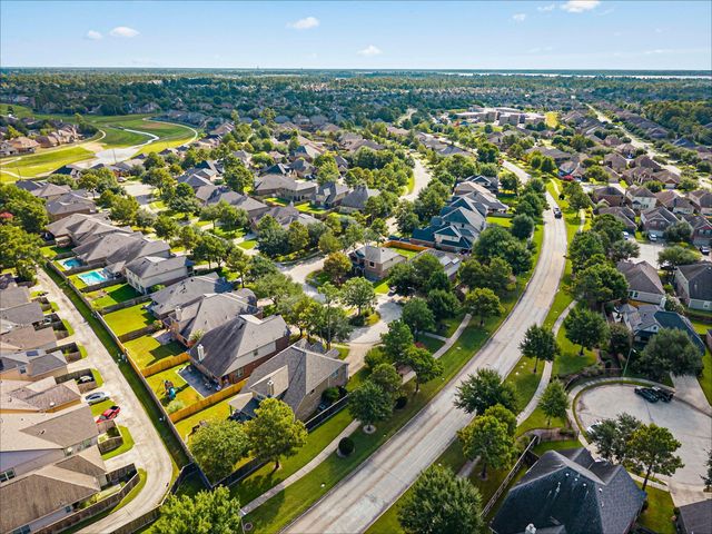 17206 Lowell Lake Lane, Humble, TX 77346