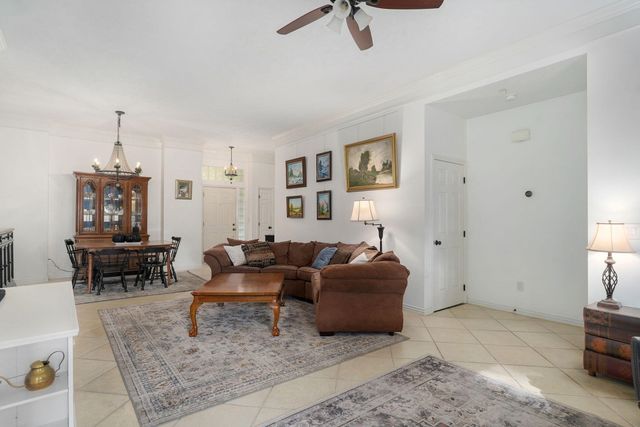 1113 S Carriage Avenue, Springfield, MO 65809