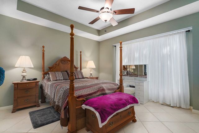 1113 S Carriage Avenue, Springfield, MO 65809